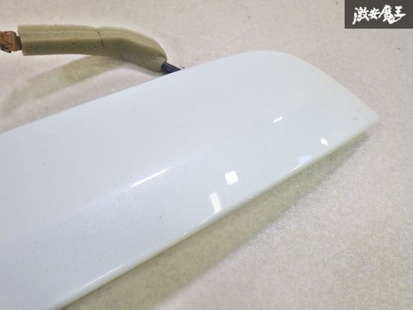 【実働外し】日産純正 E12 HE12 ノート バックドアガーニッシュ リアガーニッシュ ホワイトパール系 90810 3VA0H 即納 棚26-2_画像5