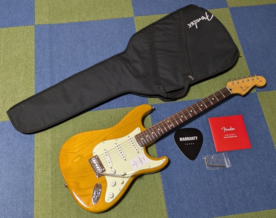 ★Made in Japan Hybrid II Stratocaster Vintage Natural ローズウッド指板 アルダーボディー 22フレット B級品 3か所計6個の打痕あり_画像1