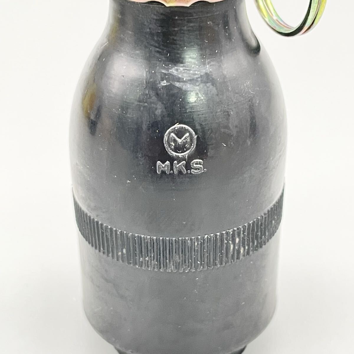 [新品 未使用品] 明工社 丸形 ゴムコネクターボデー MC2616 2P 15A 125V 3個 バンド付 コンセント 防水型 電気部品 金物屋 在庫品 まとめ_画像4