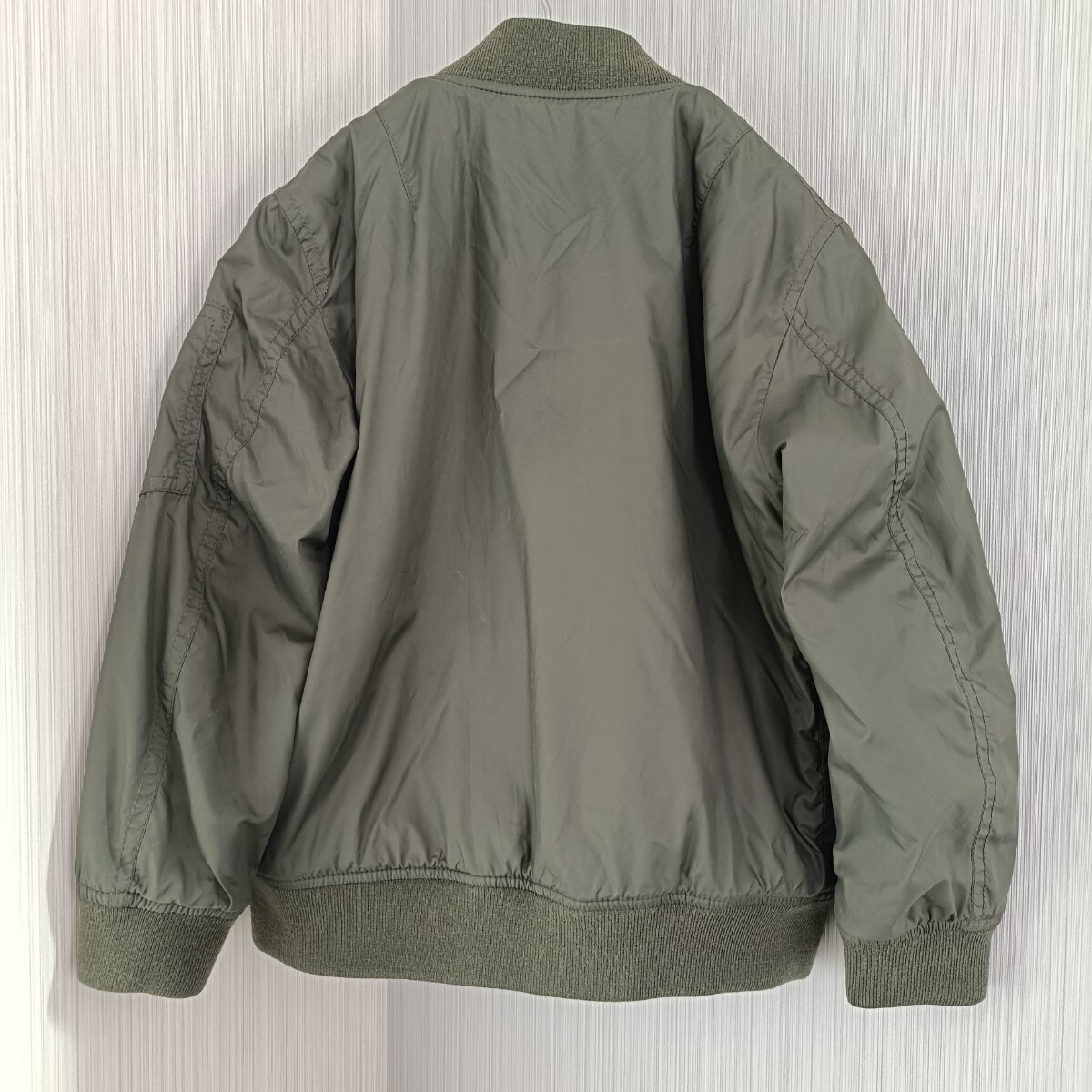 ユニクロ　 MA-1　キッズジャケット_画像2