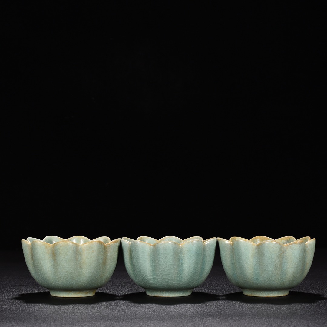 ◆TD100◆宋時代 汝窯 天青釉 蓮花杯3客・ 時代物 古玩 唐物◆_画像2