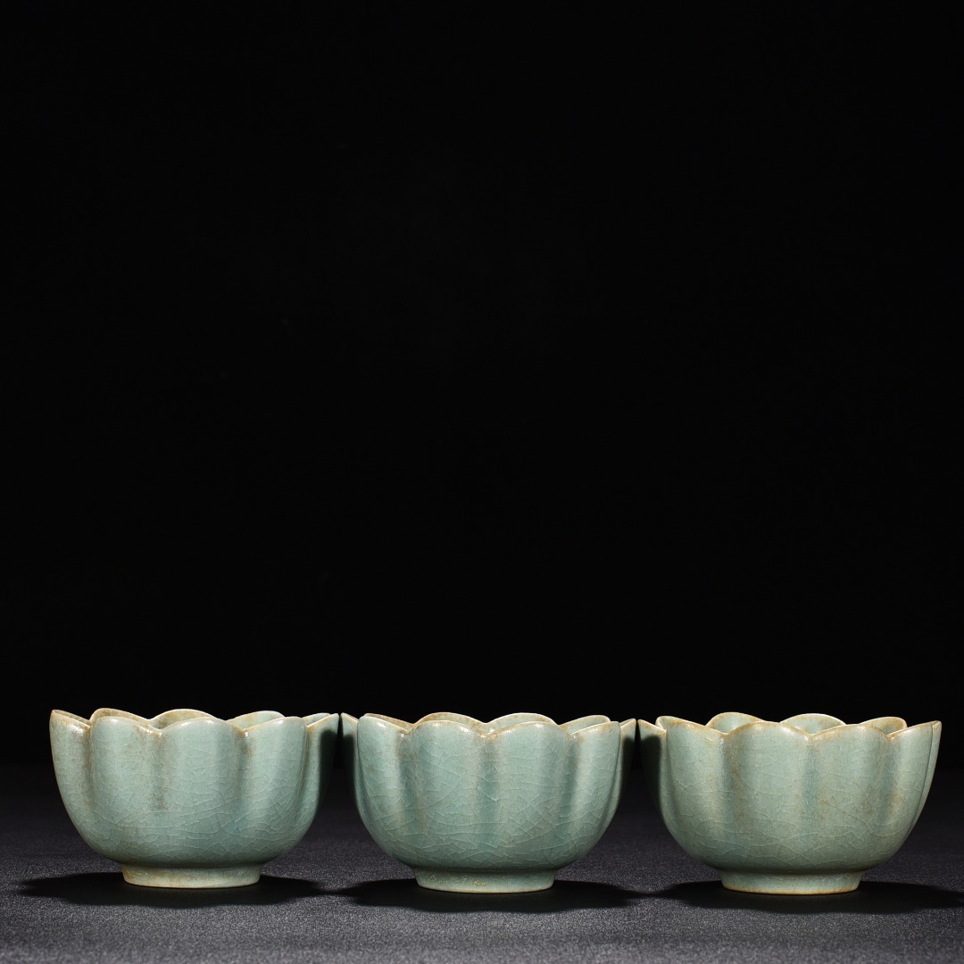 ◆TD100◆宋時代 汝窯 天青釉 蓮花杯3客・ 時代物 古玩 唐物◆_画像10