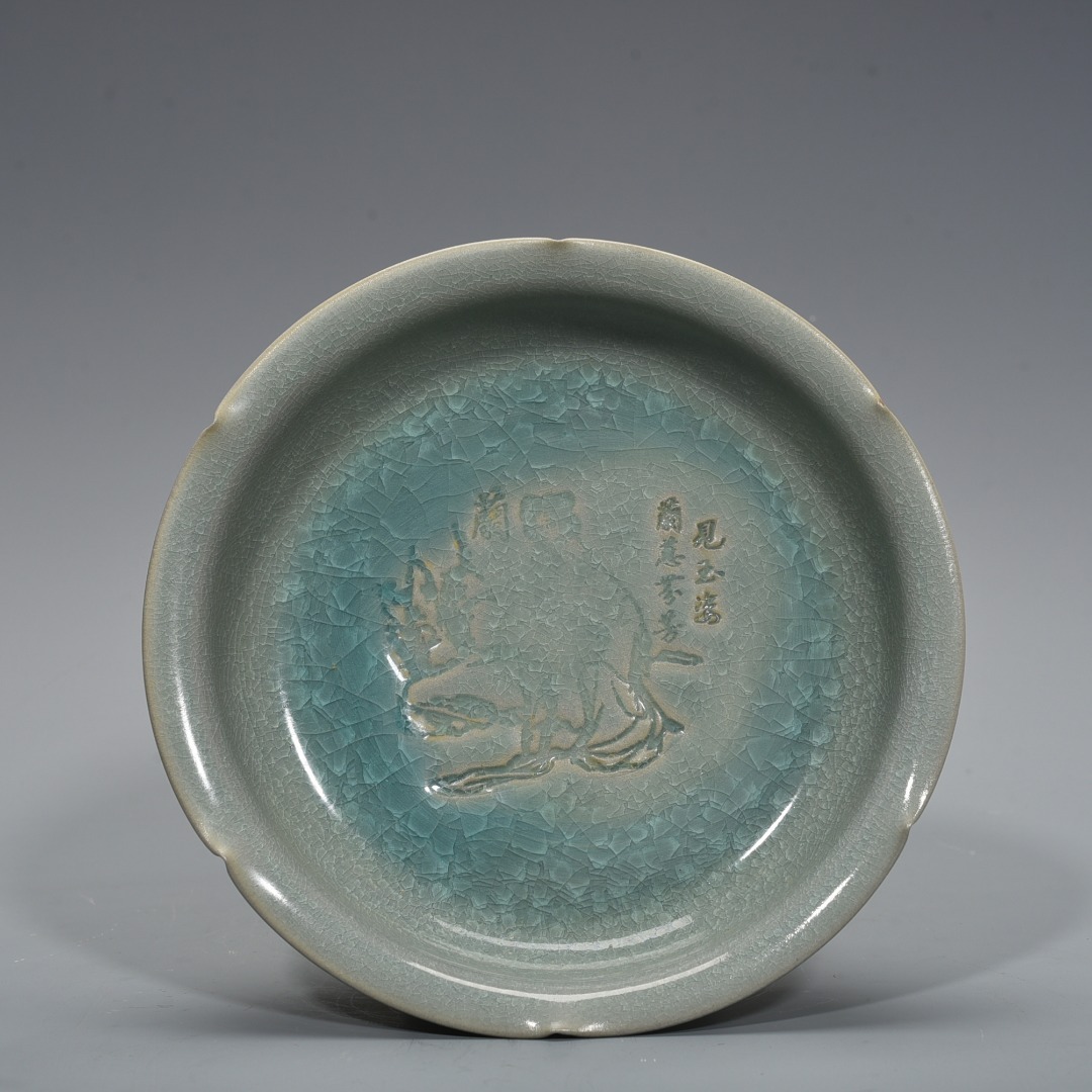 YA108■宋時代 汝窯 天青釉 氷裂紋 梅蘭竹菊侍女人物紋葵口洗 古陶磁器 古玩旧蔵 時代物■直径20cm■_画像4