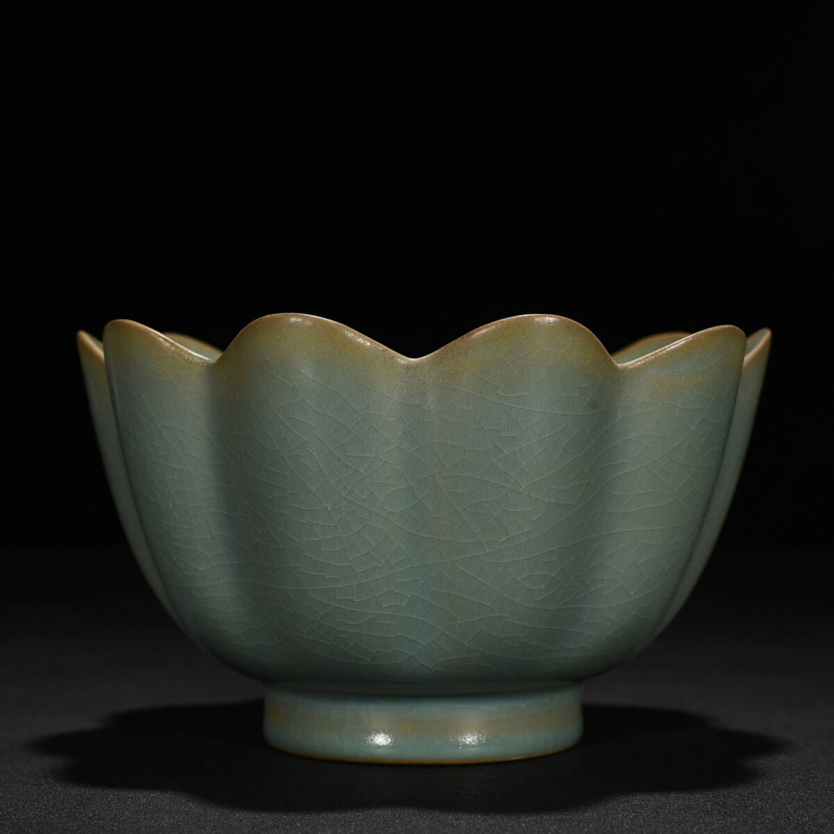 YA121■宋時代 汝窯 天青釉 蓮花大碗 時代物 古玩 唐物 古陶磁器■_画像3