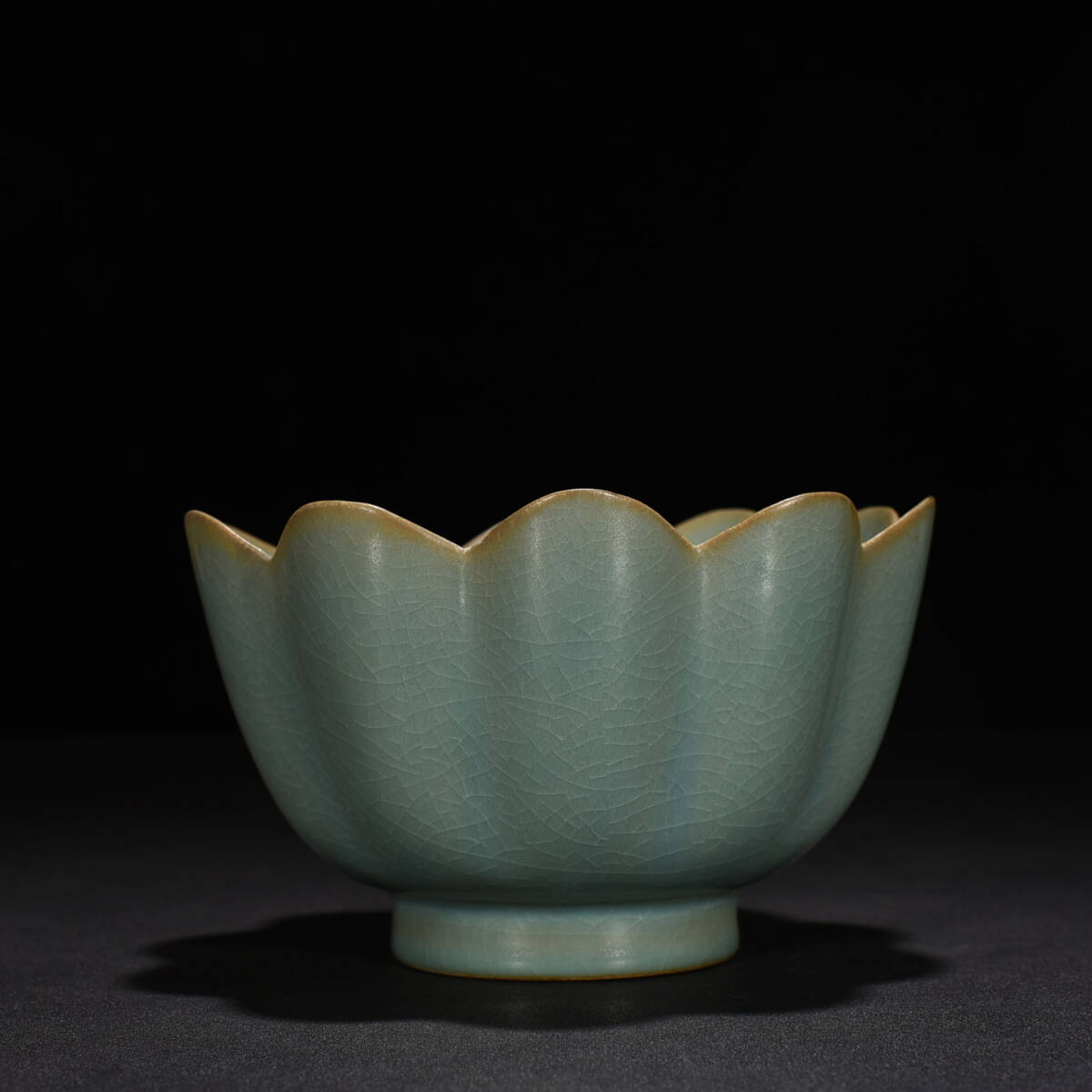 YA121■宋時代 汝窯 天青釉 蓮花大碗 時代物 古玩 唐物 古陶磁器■_画像5