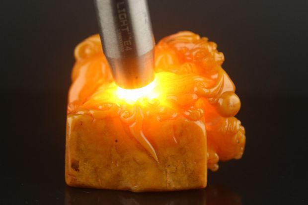 ◆YM3◆田黄石彫り古獣 印章擺件 底坐付き 時代物 古玩 唐物◆重さ80g_画像7