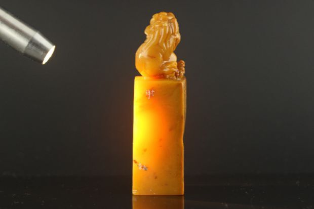 ◆YM4◆田黄石彫り古獅 印章擺件 時代物 古玩 唐物◆重さ90g_画像8