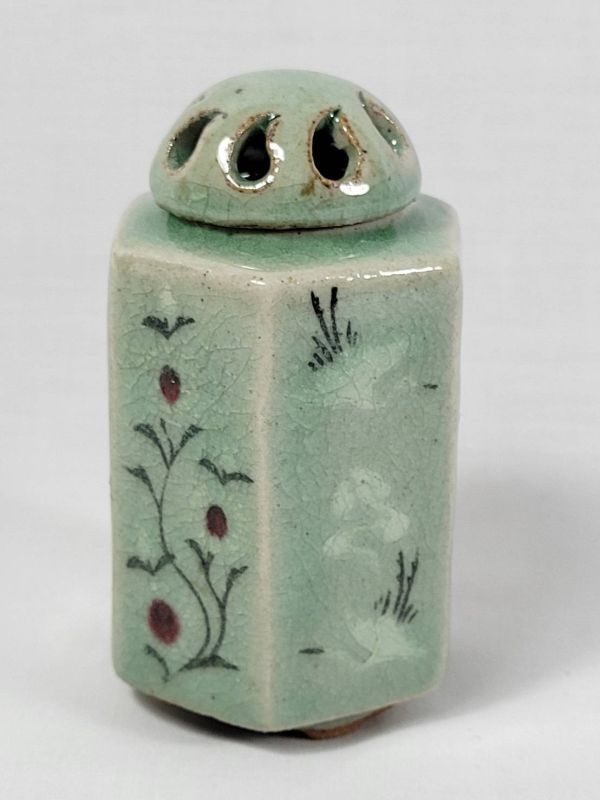 [ чайная посуда ] селадон журавль цветок документ sama шестиугольник тубус type курильница три  пара ( коробка нет ) нет . ремонт нет состояние хороший 