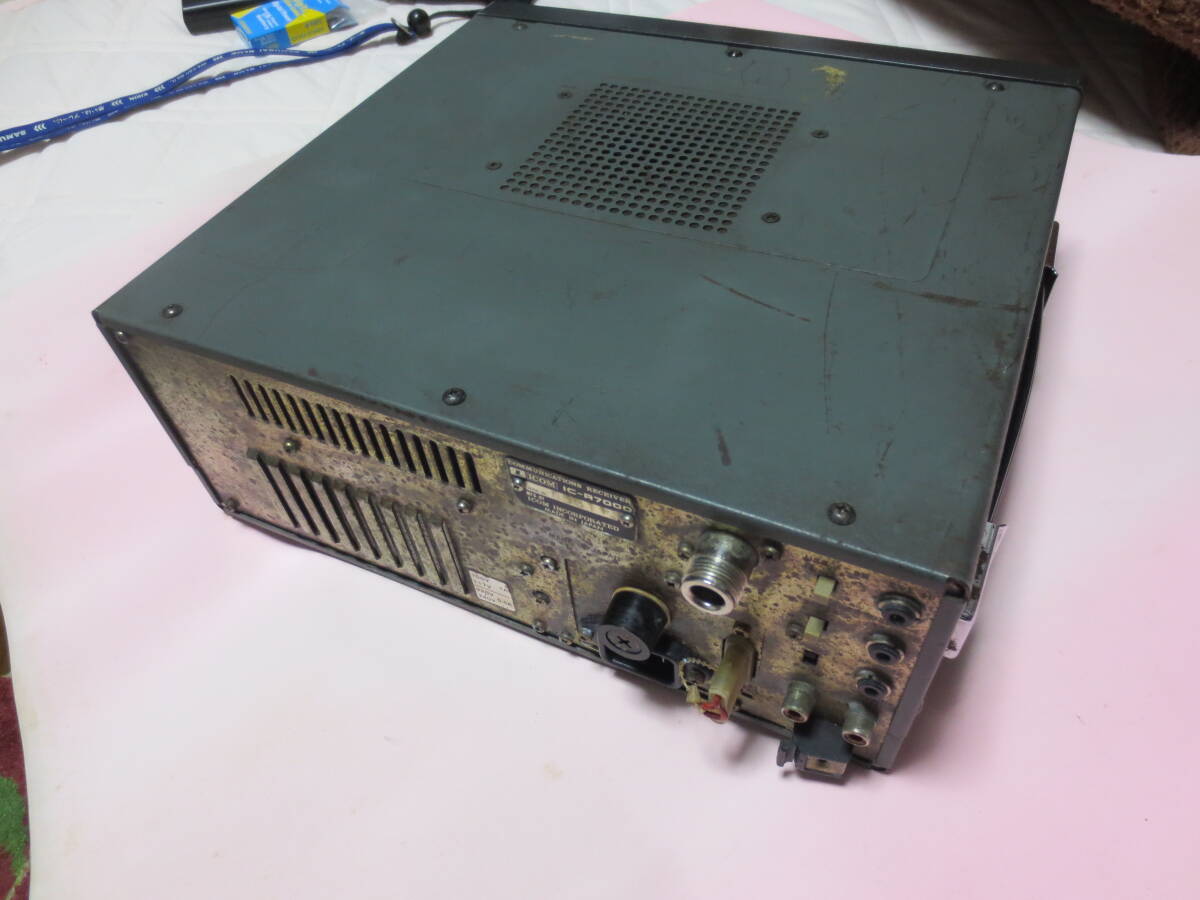 * стоит посмотреть ICOM приемник IC-R7000 used корпус только