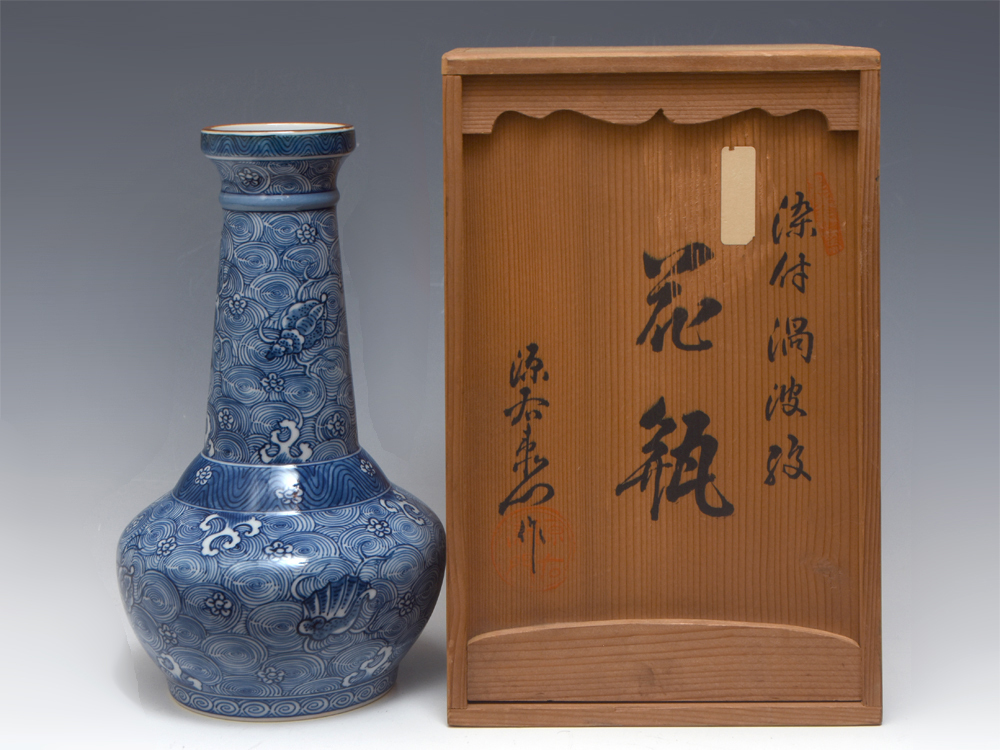  павильон . источник правый ..( произведение ) белый фарфор с синим рисунком . волна . ваза вместе коробка цветок входить цветок живые цветы контейнер .. Arita Imari настоящее время прикладное искусство прекрасный товар u1593o