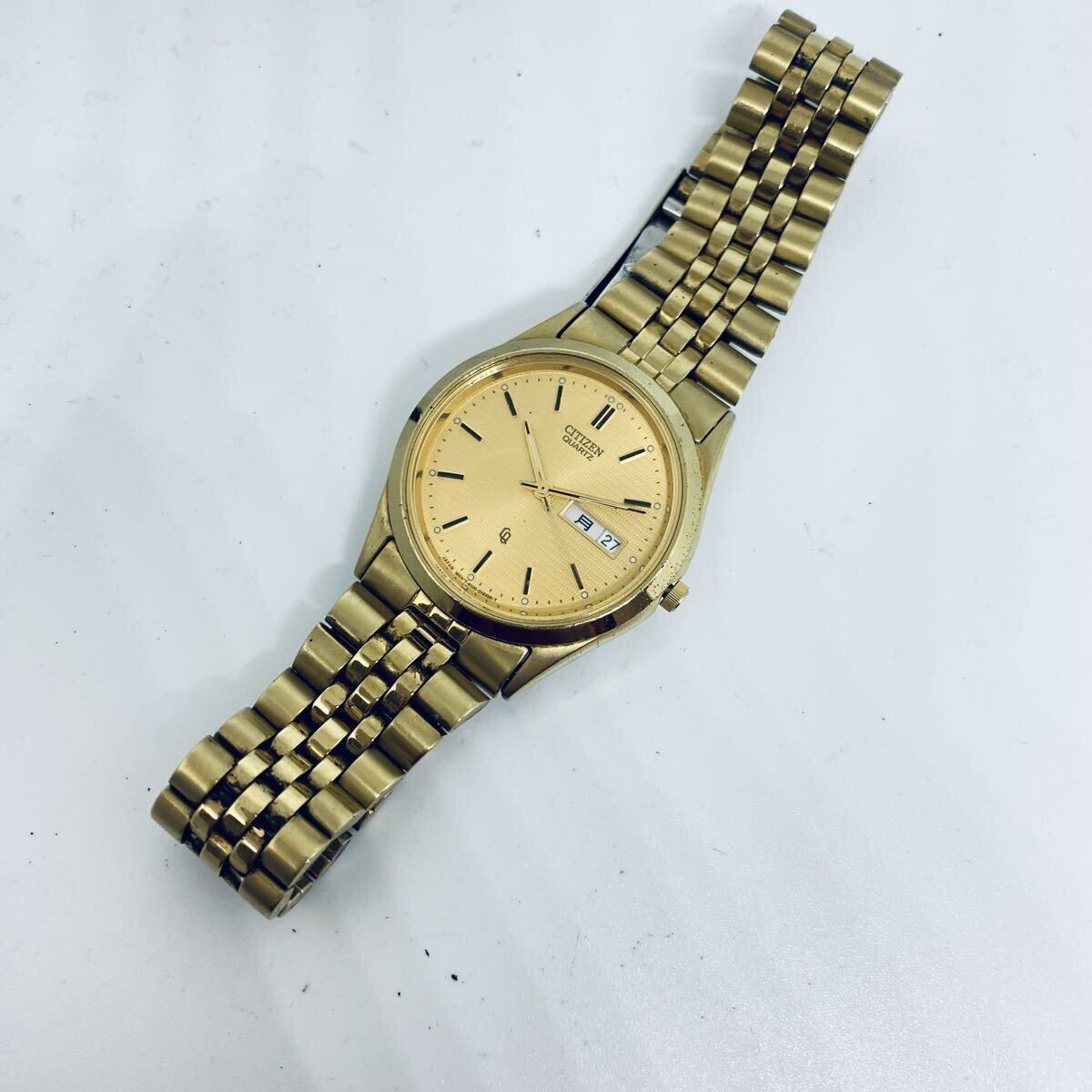 34560 CITIZEN シチズン 腕時計 デイデイト クオーツ カレンダー ゴールド文字盤 6100-S9G401 アンティーク レトロ ヴィンテージ ジャンク_画像4