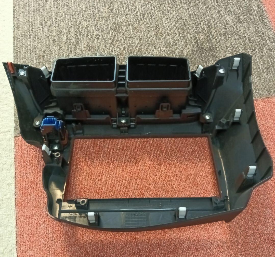 ③美品　フィット　オーディオパネル　ナビパネル　9インチ　GP1 GP2 GE6/7/8/9 GG7/8 08B40-TF0-RM-20 シャトル ナビパネル GE8 ホンダ_画像5