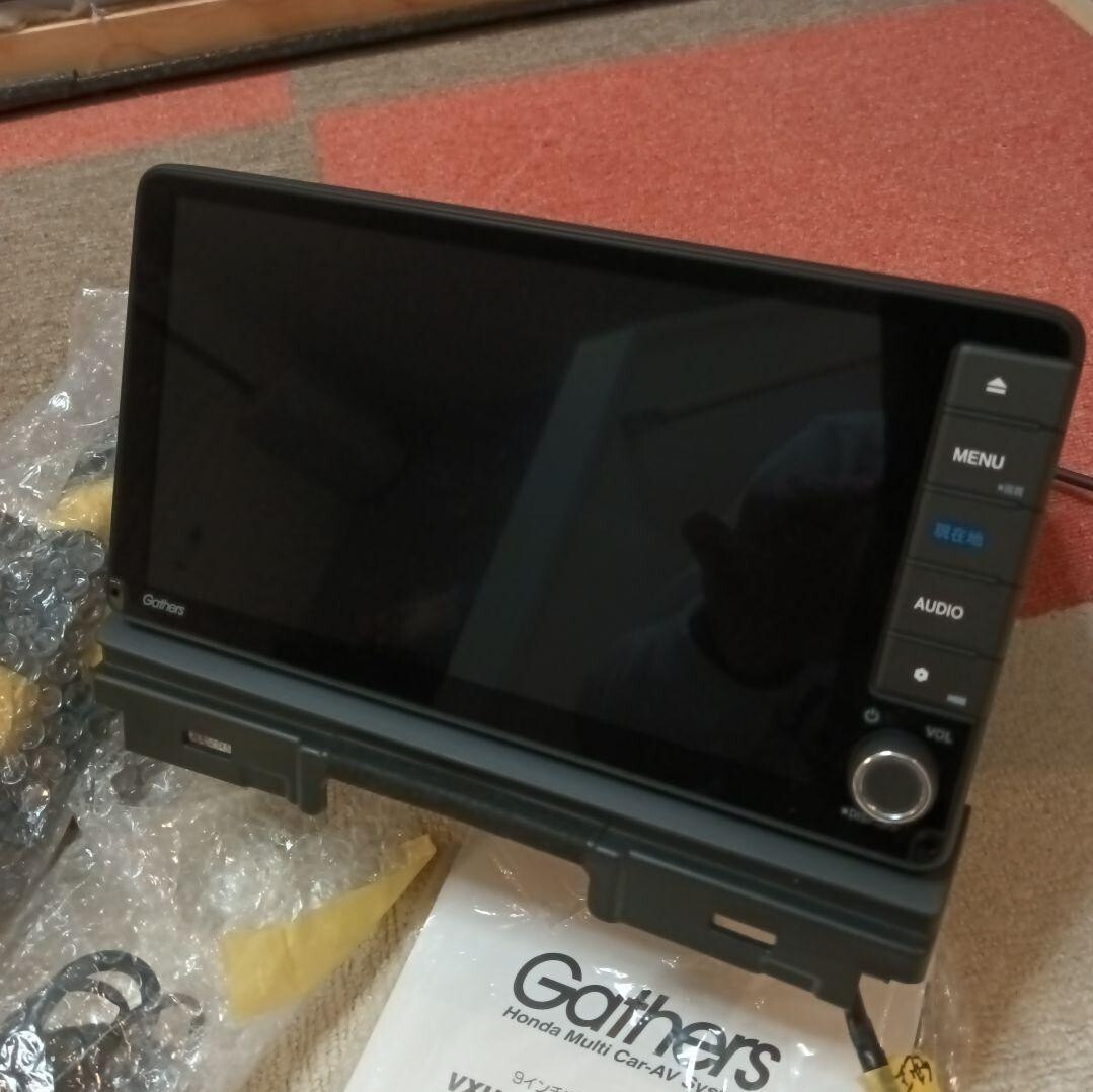 美品　ホンダ純正 メモリーナビ VXU-215VZi ヴェゼル　パネル付き　ホンダ　 ギャザズ Gathers 9インチ　カーナビ パナソニック Bluetooth_画像3