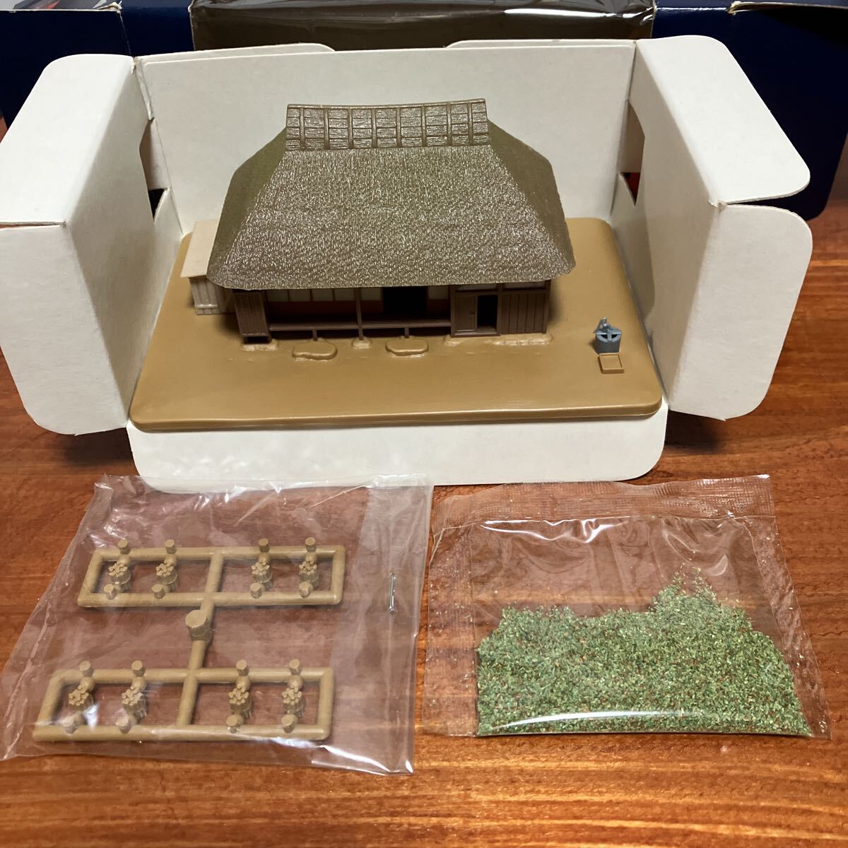 トミックス　ストラクチャー　わらぶき農家　送料390円_画像3