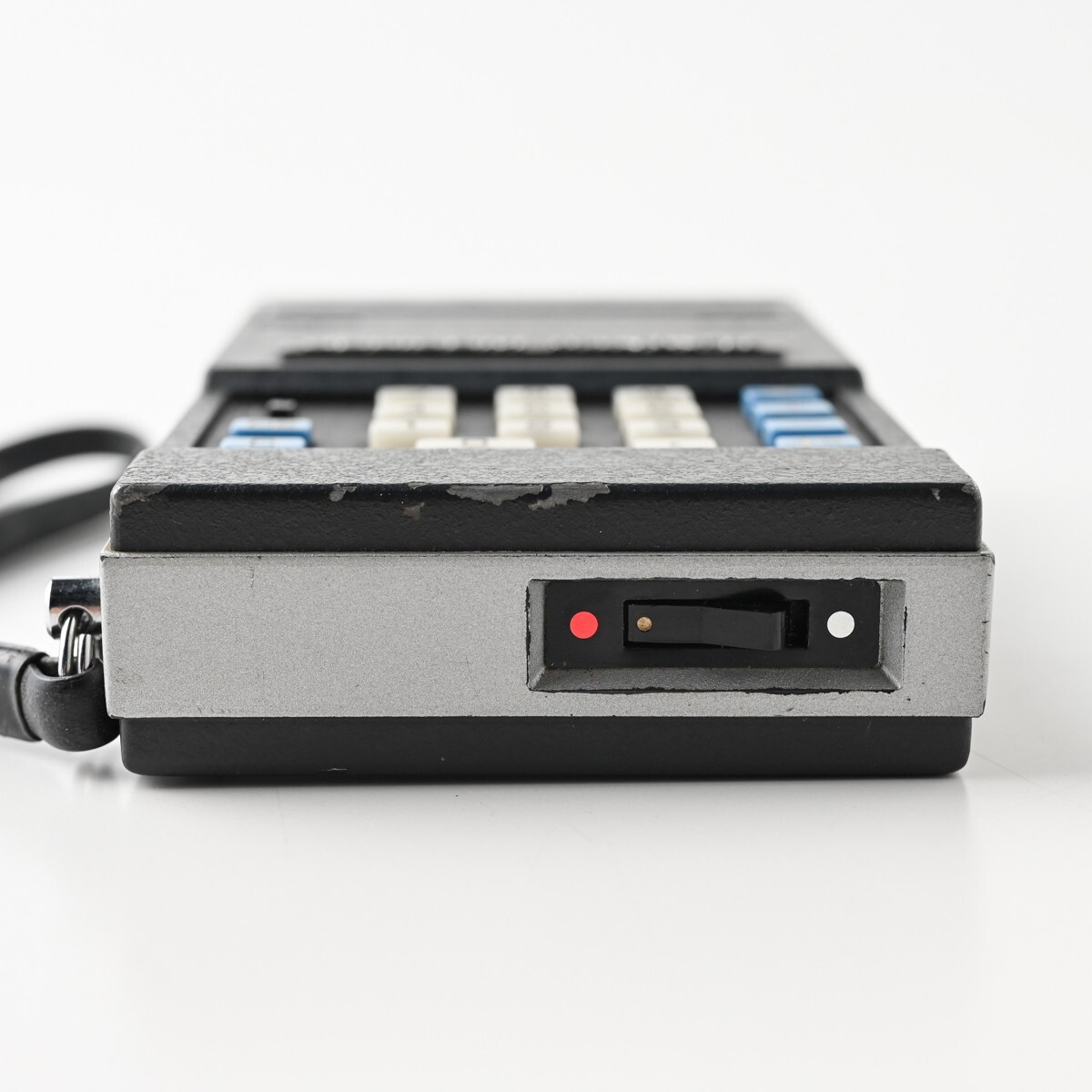 当時物 BUSICOM LE-120A 世界初の小型電卓 動作確認済 HANDY-LE 1971年発売 ビジコン ポケット電卓 ハンディ ポータブル 精密機器 計算機器_画像4