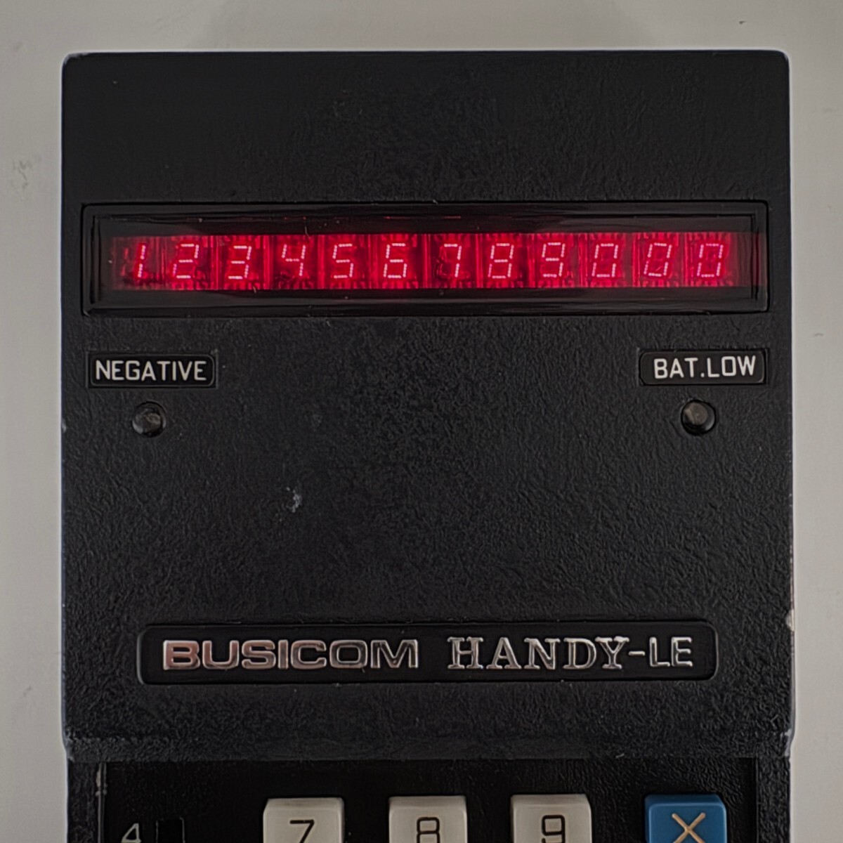当時物 BUSICOM LE-120A 世界初の小型電卓 動作確認済 HANDY-LE 1971年発売 ビジコン ポケット電卓 ハンディ ポータブル 精密機器 計算機器_画像10