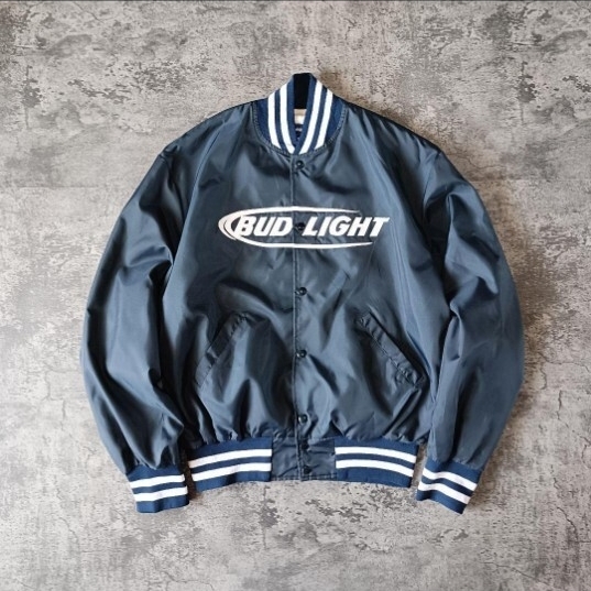 古着 90s BUD LIGHT バドワイザー ロゴ入り スタジャン_画像1