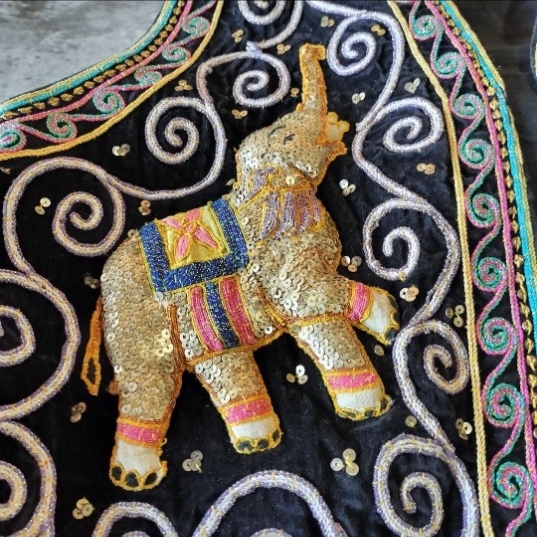 古着 タイ製 エレファント 象 スパンコール 装飾 コットンベスト ベスト ビンテージ 民族衣装 刺繍_画像3