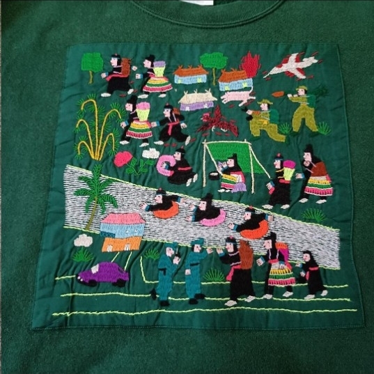90s USA製 アメリカ製 SANTEE ラオス モン族 ワッペン スウェット_画像3