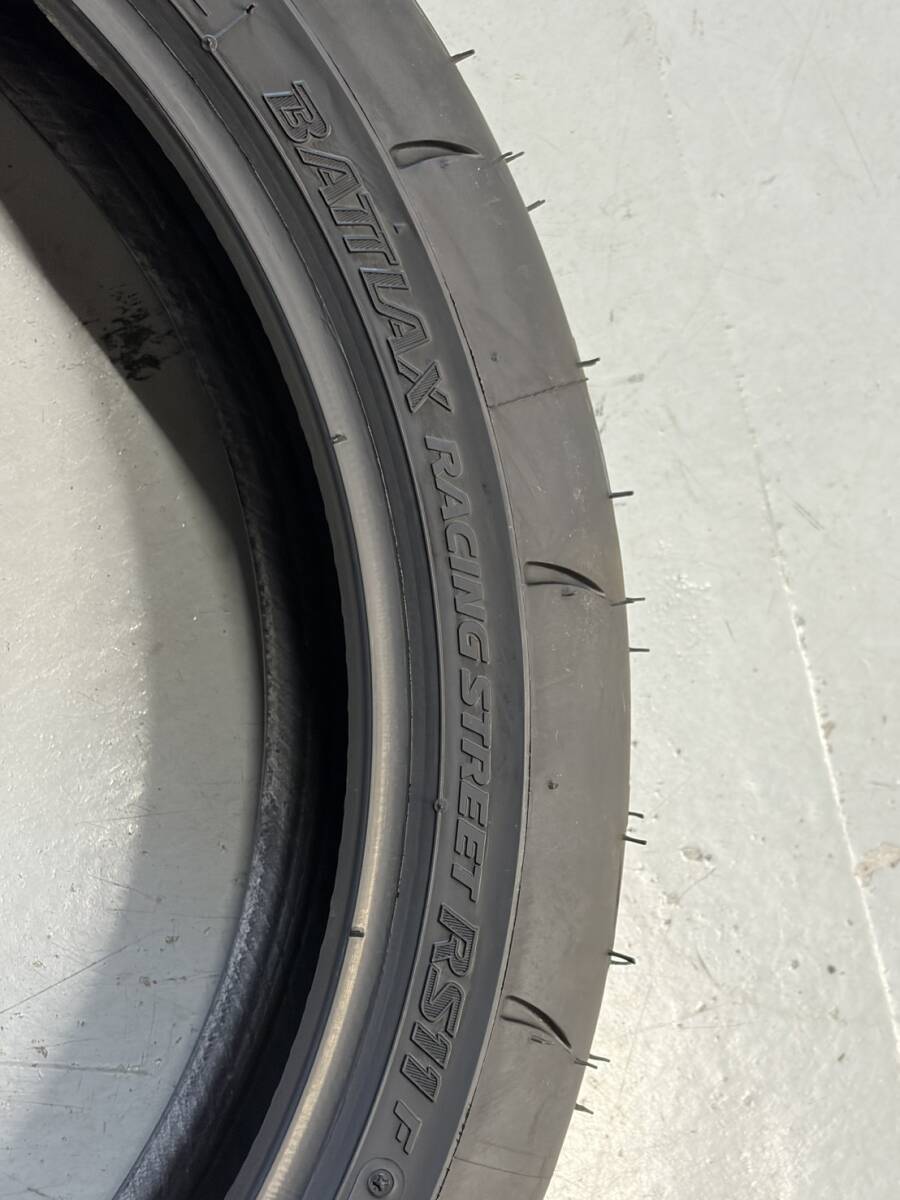 BATTLAX RACING STREET RS11 120/70ZR17 M/C 58W : 200/55ZR17M/C 新車外し未使用_画像3