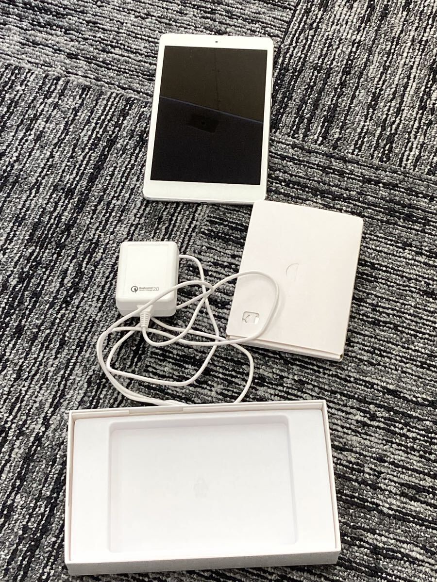 HUAWEI MediaPad ホワイト Huawei SIMフリー M3 Lite s 720HW ワイモバイル ソフトバンク タブレット 充電器付属 箱付き 1113K① 小来佐_画像3