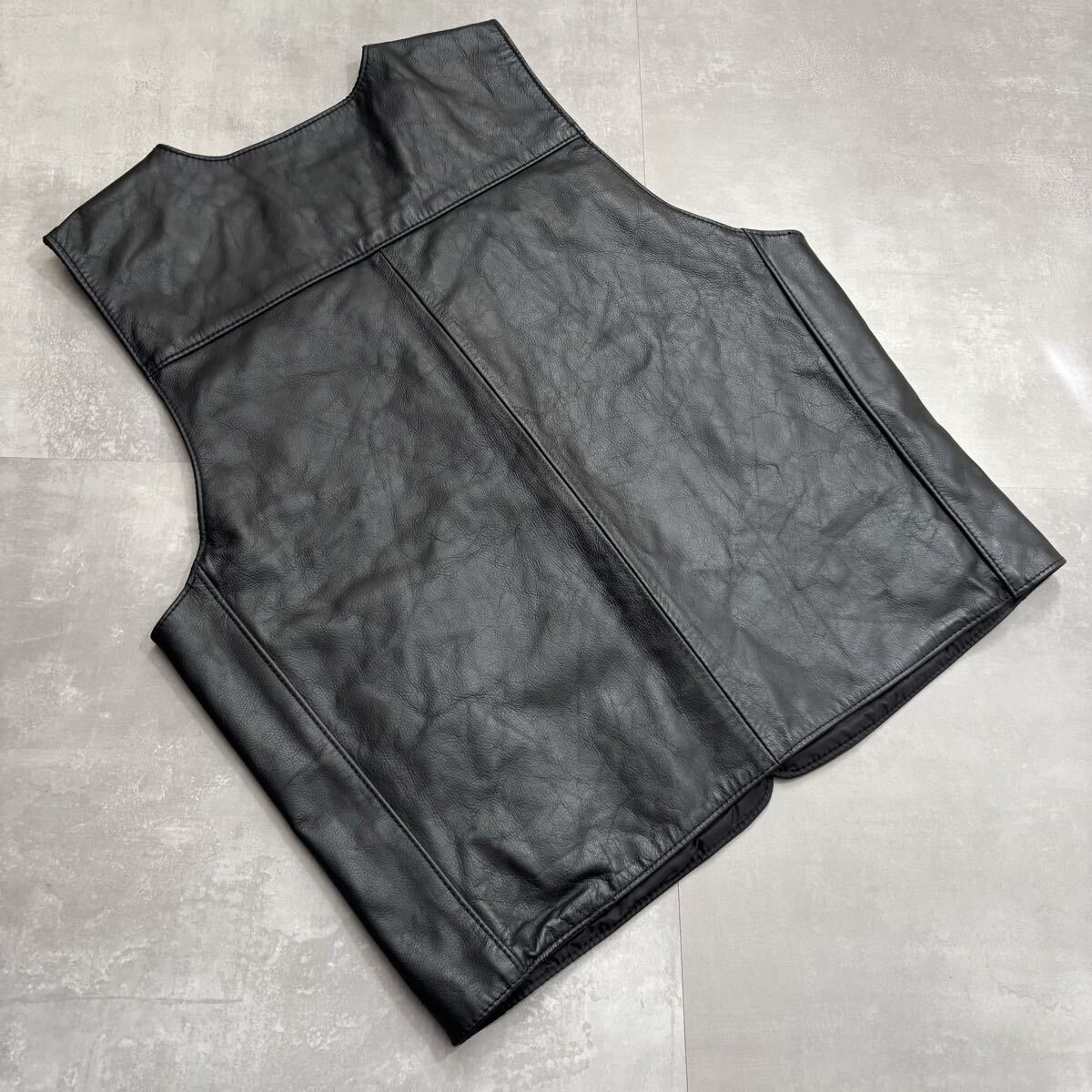 美品 HARLEY-DAVIDSON ハーレーダビッドソン レザーベスト ベスト バイカー ブラック　黒　本革　MADE IN USA アメリカ製　USA製_画像2