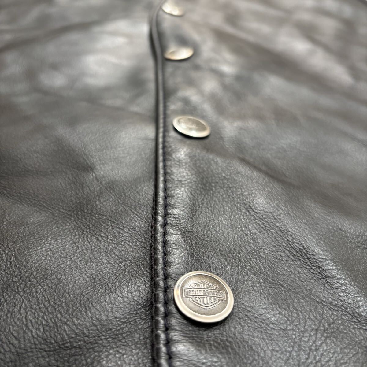 美品 HARLEY-DAVIDSON ハーレーダビッドソン レザーベスト ベスト バイカー ブラック　黒　本革　MADE IN USA アメリカ製　USA製_画像8