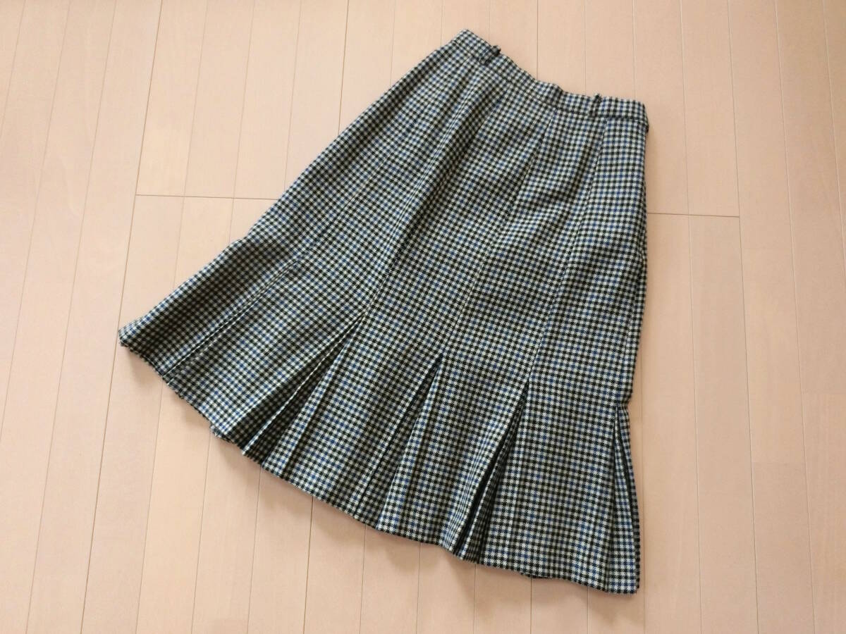 【送料無料】★チェック柄ウールスカート フレアー＆プリーツスカート Ｌサイズ ベージュ黒×ブルー 日本製_画像1