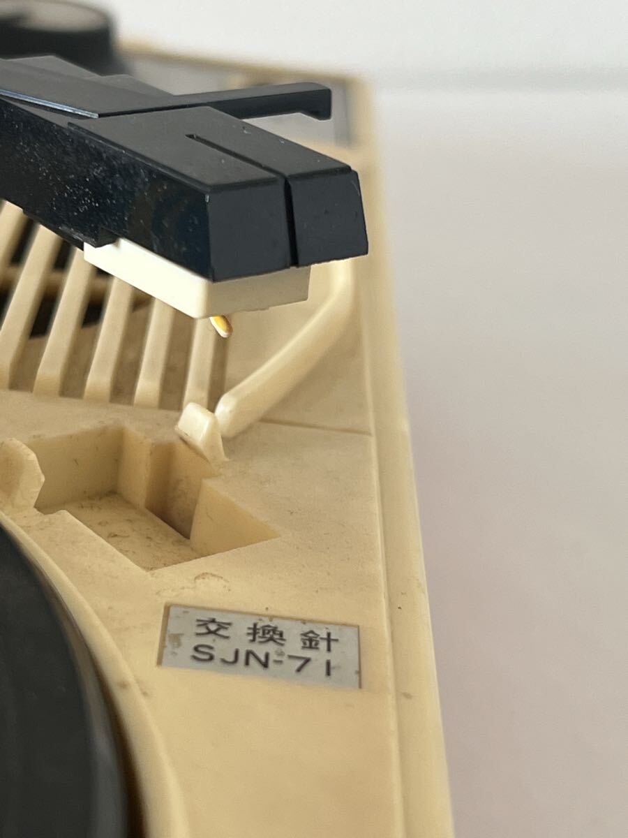 HITACHI 日立 ポータブルレコードプレーヤー MQ-25 ポータブルプレーヤー アンティーク 昭和レトロ 動作確認済_画像6