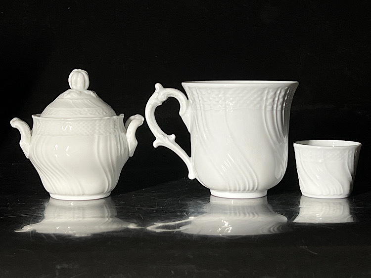 【瑞】リチャードジノリ　ベッキオホワイト　マグカップ　＋　シュガーポット　＋　カップ_画像3