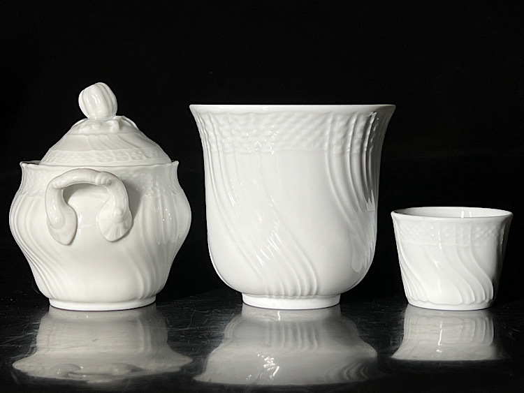【瑞】リチャードジノリ　ベッキオホワイト　マグカップ　＋　シュガーポット　＋　カップ_画像2