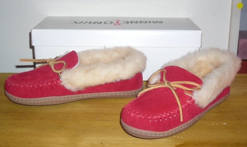 новый товар * Minnetonka. овчина натуральная кожа мутон мокасины * красный *US6*23.5.