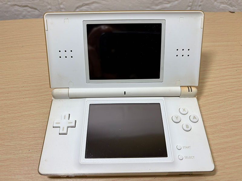 ニンテンドー DS Lite 本体 クリスタルホワイト USG-001 任天堂 簡易動作確認済 ダメージ強_画像3