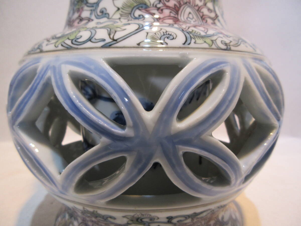 T3036 舜陶窯 河本礫亭造 唐草紋尊式七宝透花瓶 高28cm(陶磁