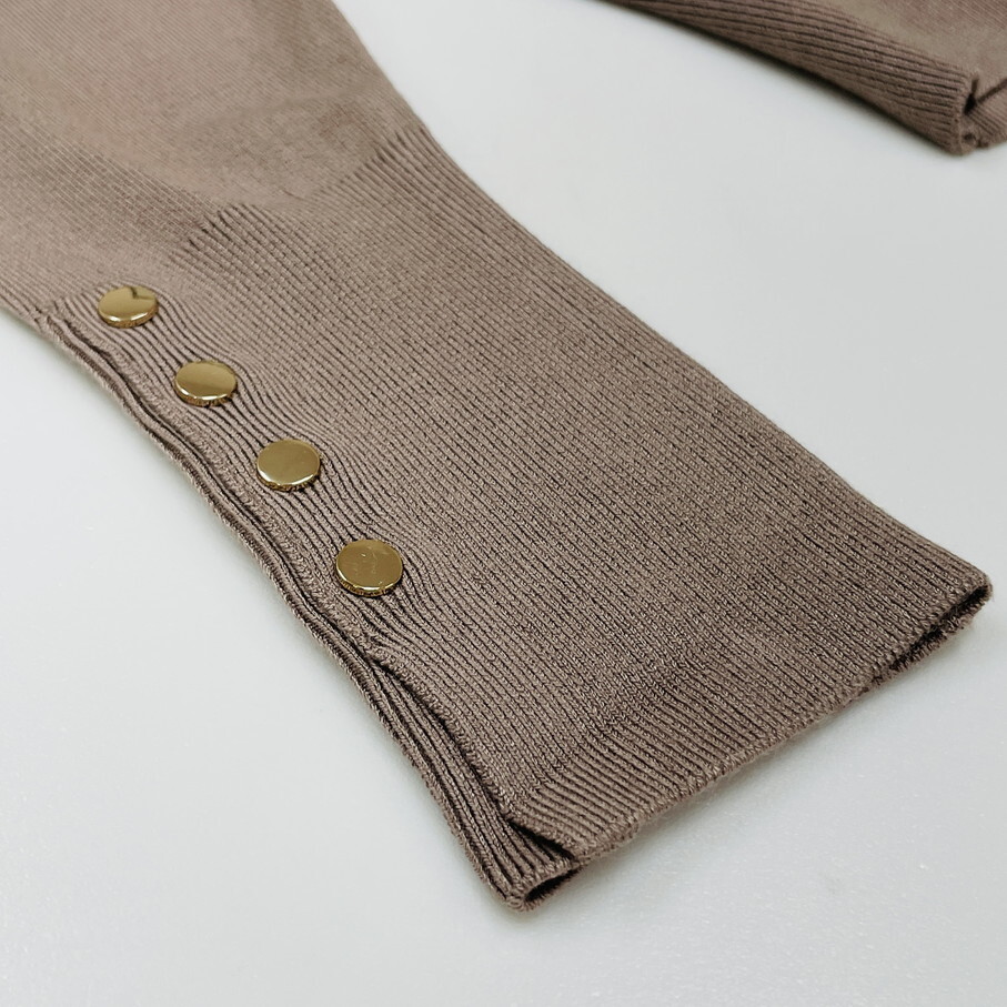 ZARA /L/ ベージュ 長袖ニットセーター オフィスカジュアル トップス 通勤 ゴールドボタン ナイロン混 生地 ストレッチ デイリー 旅行 ザラ_画像2