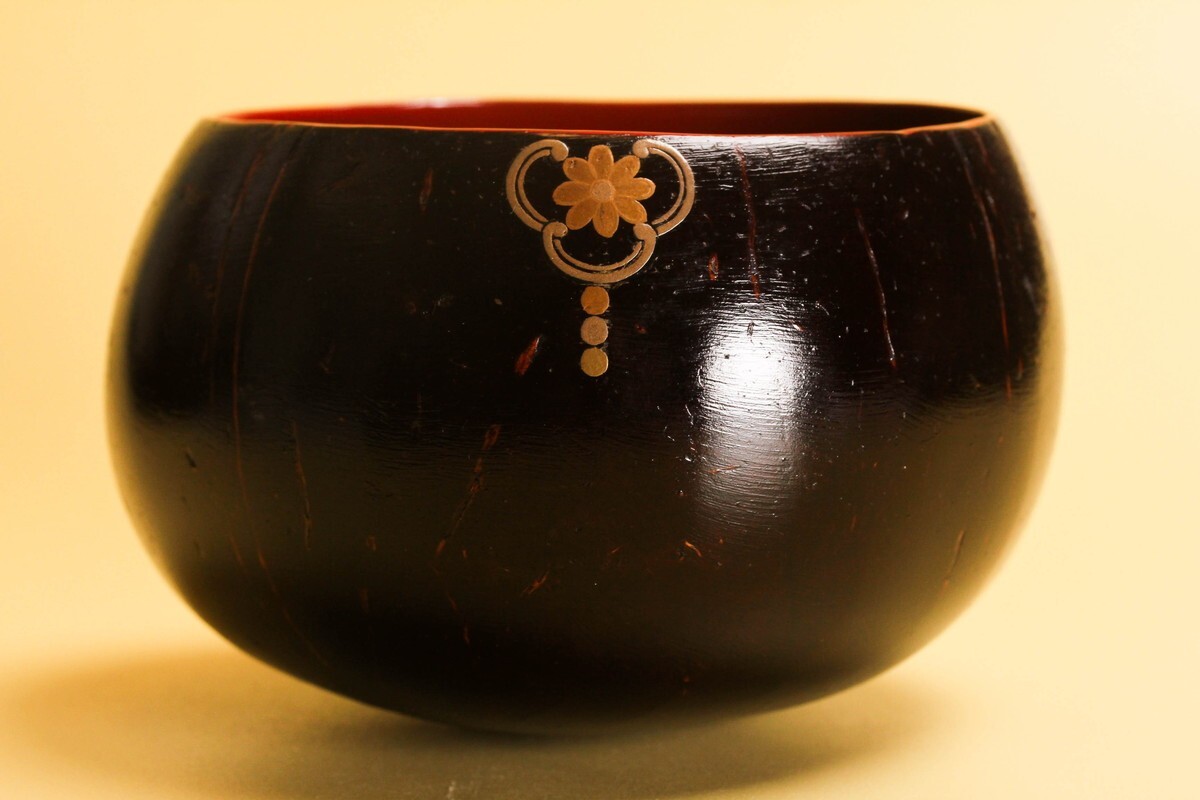 三代 前端春斎 瓔珞蒔絵椰子(天然ヤシの実使用)菓子器 個展図録掲載作品同手 共箱 本物保証_画像2