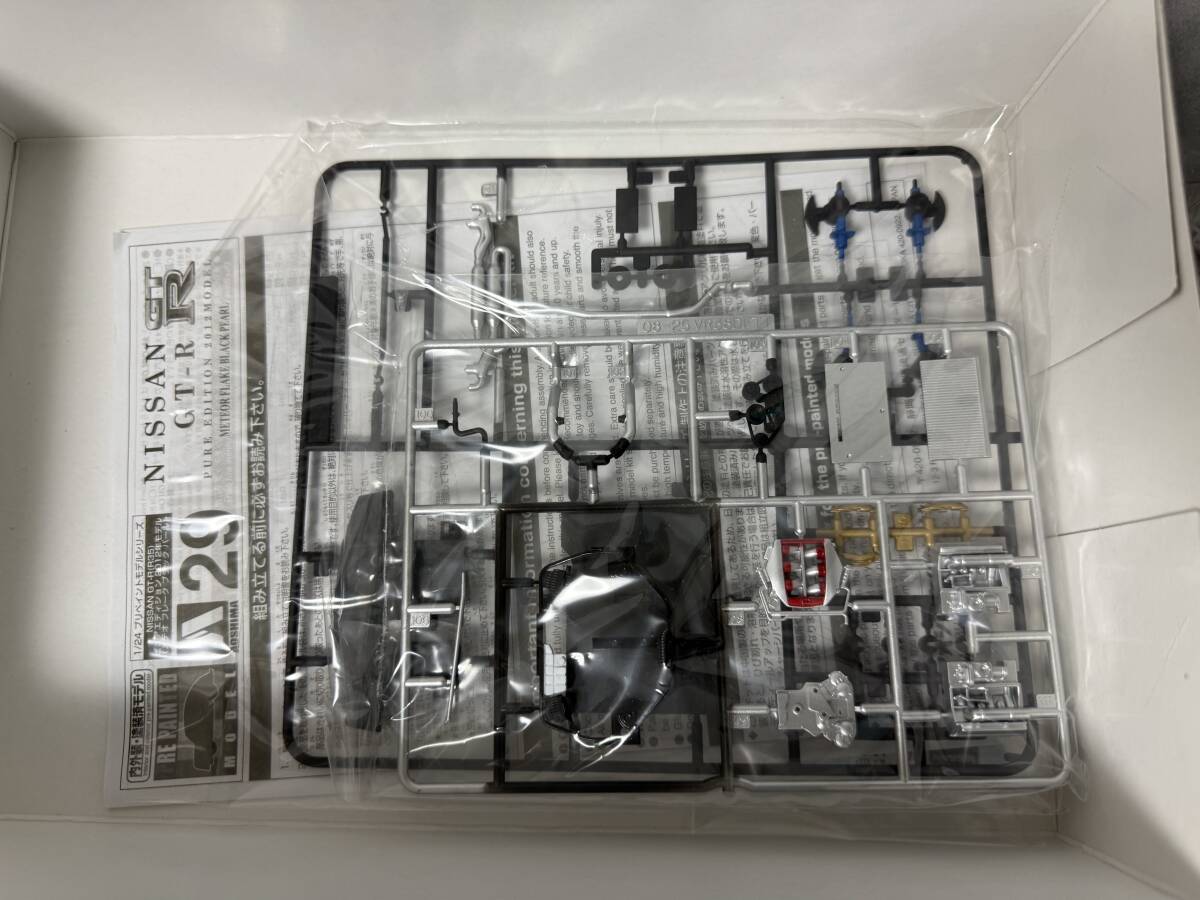 アオシマ 1/24スケール 内外装塗装済みプラモデル プリペイントモデル ニッサン GT-R R35 新品未組立 メテオフレークブラックパール_画像7