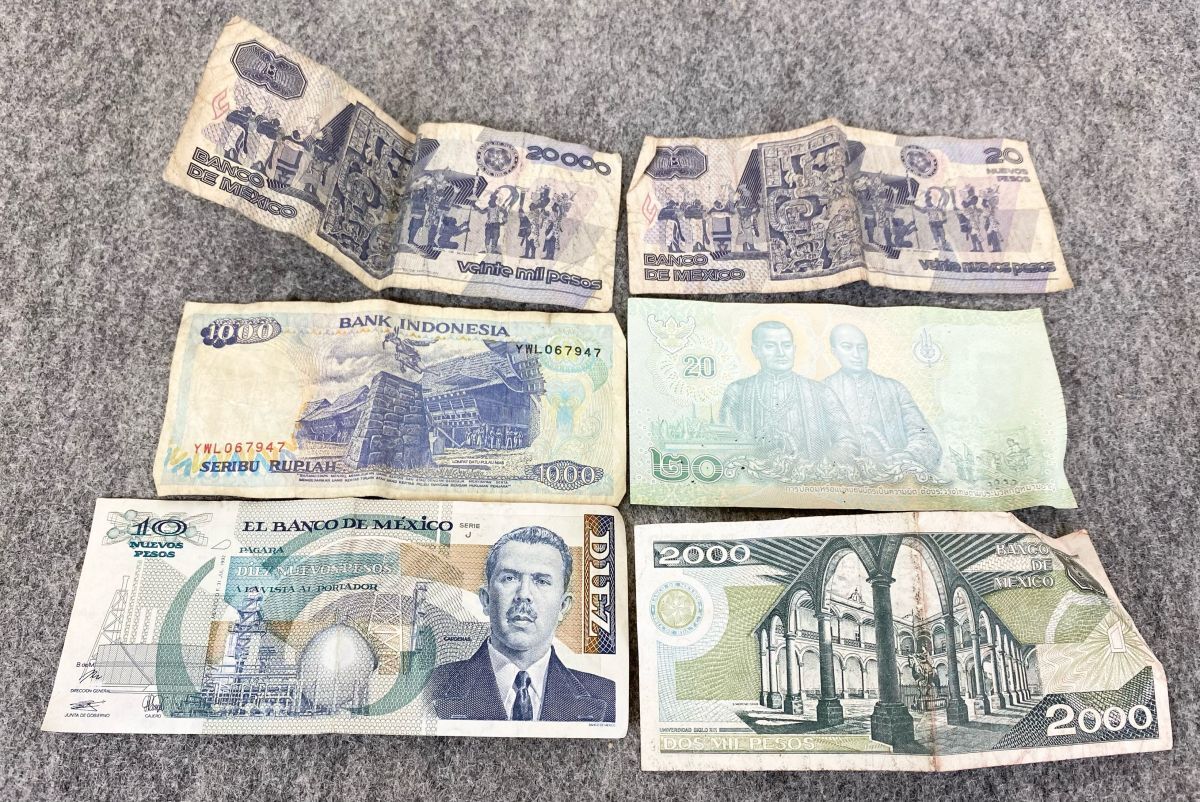 【婀】海外 紙幣 24枚 まとめ 中国 フィリピン タイ バーツ 元 ルピア グルデン リヤル ルピー ペソ ペセタ フラン 外国 貨幣 K12CH6_画像2