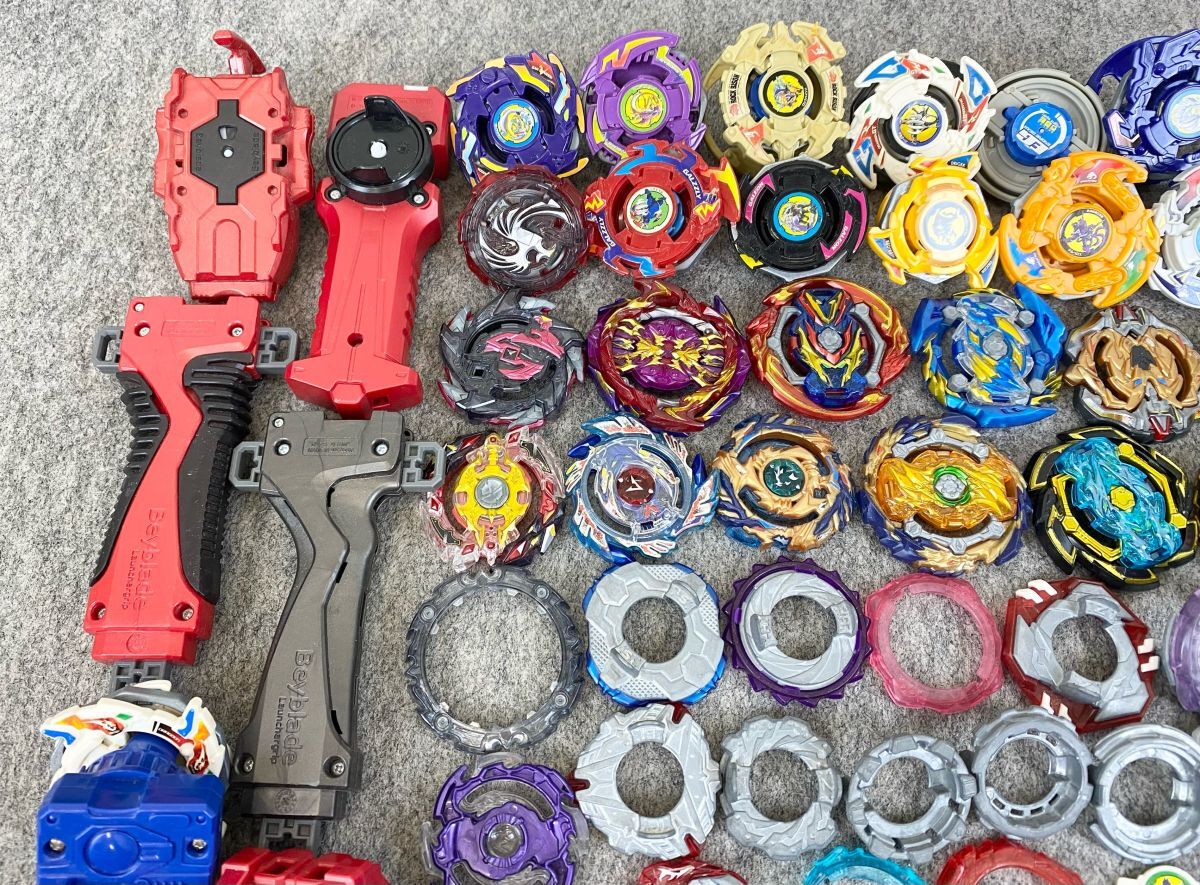 【婀】TAKARATOMY BEYBLADE タカラトミー メタルファイト ベイブレード 約2.8kg まとめ 部品 パーツ K15CB8_画像2