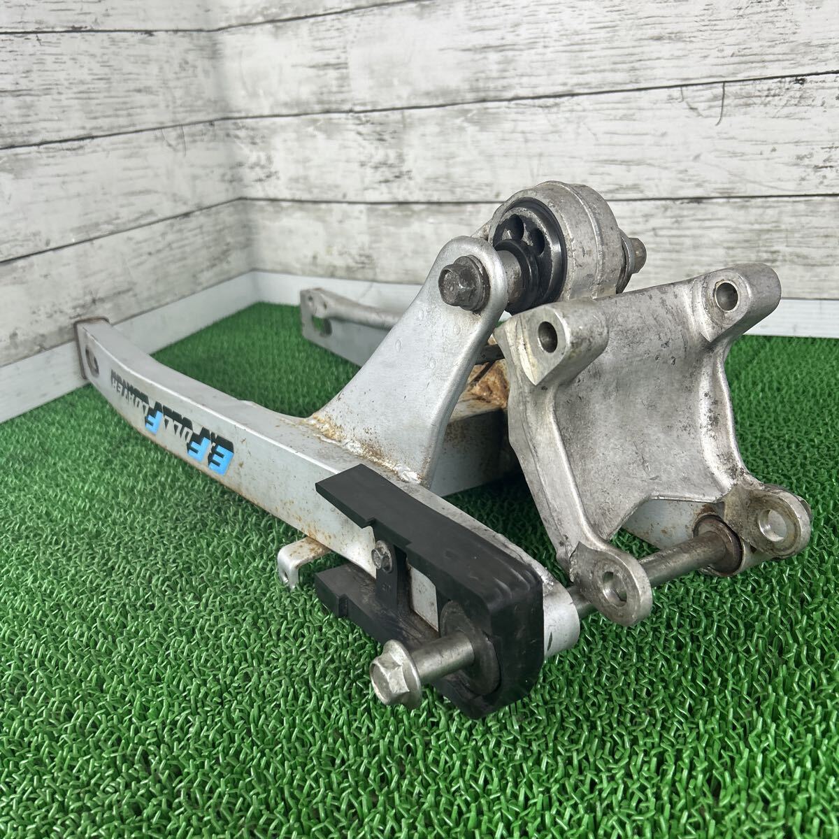 SUZUKI NZ250 スイングアーム_画像1