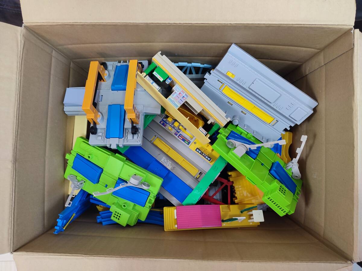 総重量8.3KG!　プラレール等のジャンクを売り切り！！　検）直線・曲線・複線・橋脚・踏切・鉄橋・橋脚・ミニ橋脚・駅・中古・まとめ売り_画像5