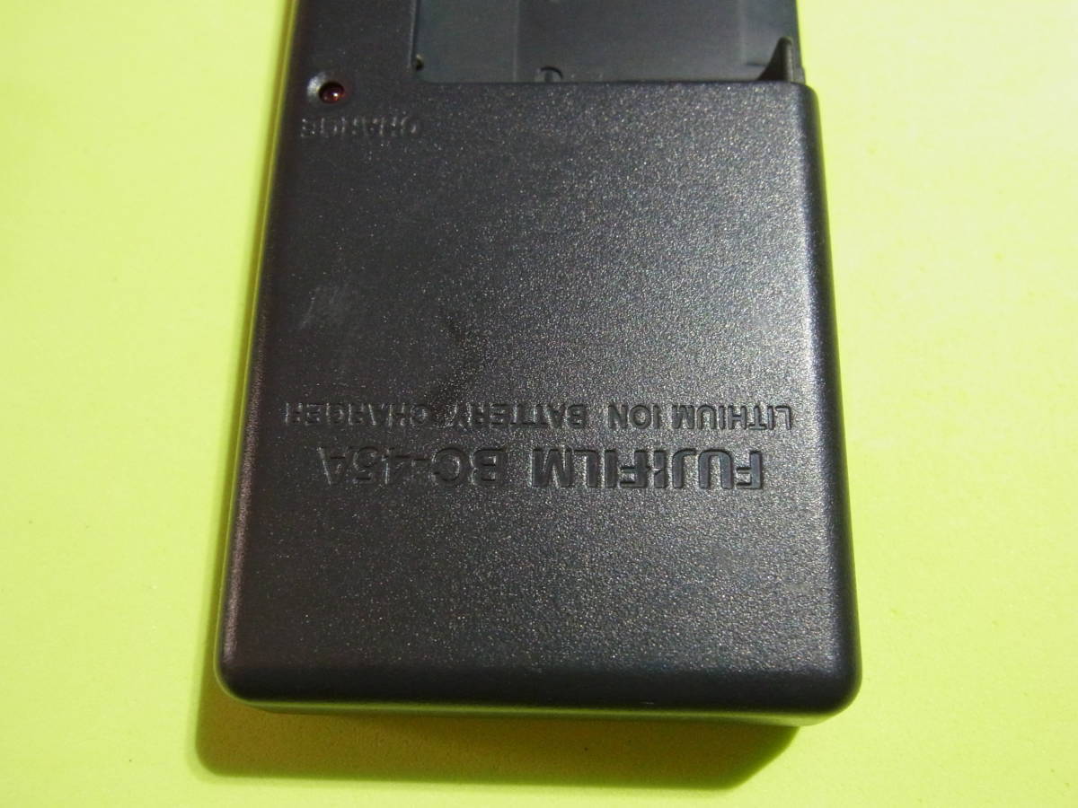 【送料無料】【即決】 富士フイルム　FUJIFILM　【純正品】 充電器　BC-45A　バッテリー NP-45 セット　動作品_画像6