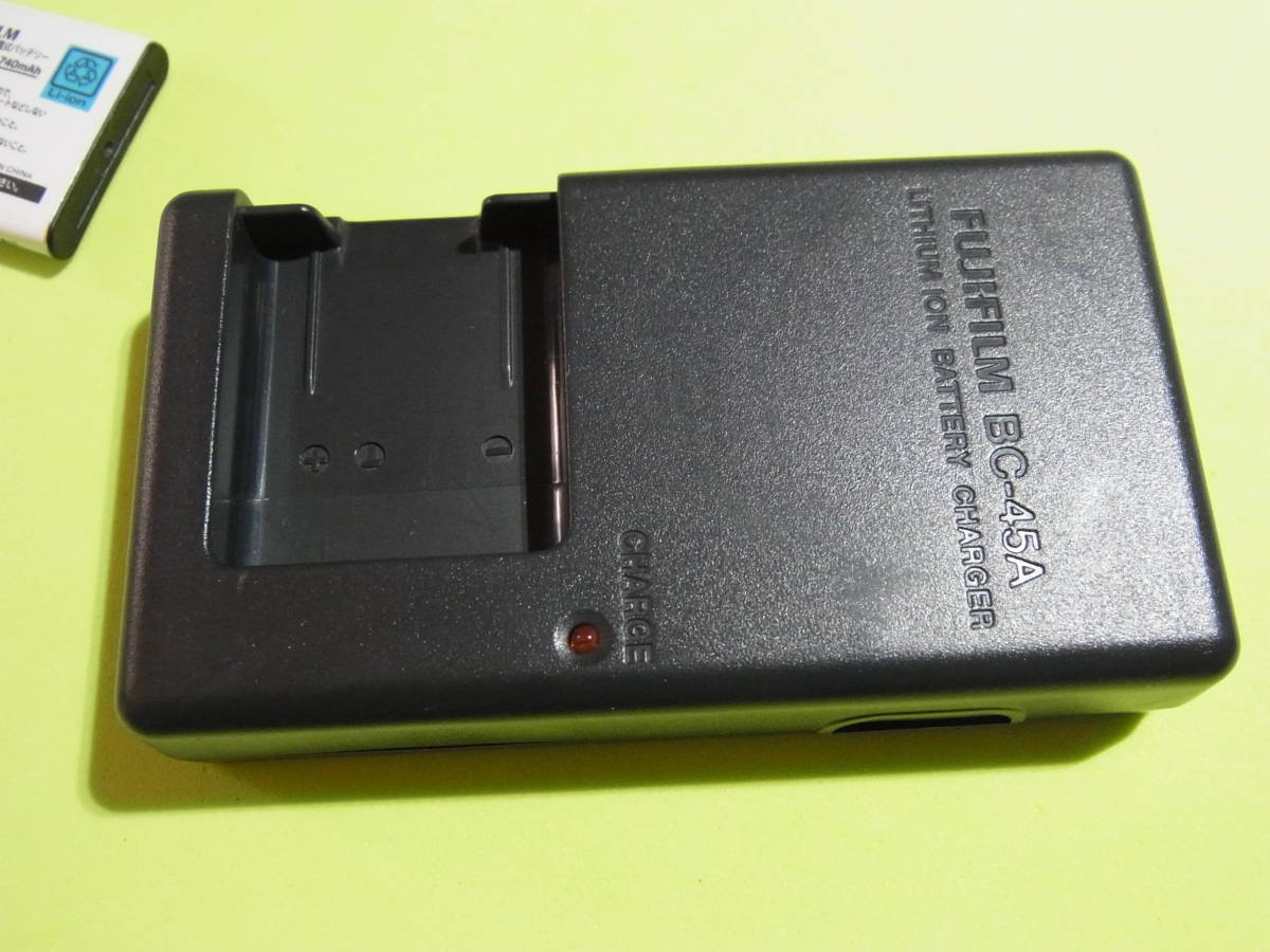 【送料無料】【即決】 富士フイルム　FUJIFILM　【純正品】 充電器　BC-45A　バッテリー NP-45 セット　動作品_画像7