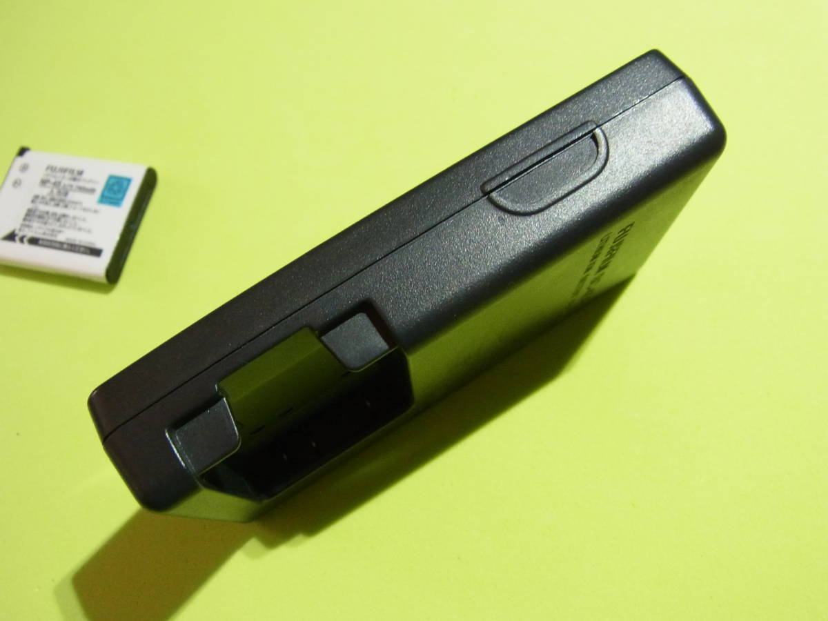 【送料無料】【即決】 富士フイルム　FUJIFILM　【純正品】 充電器　BC-45A　バッテリー NP-45 セット　動作品_画像8