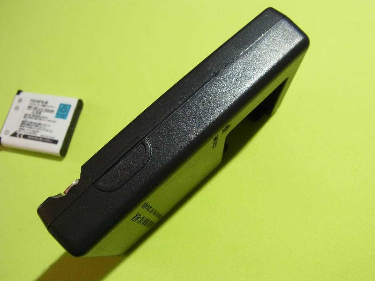 【送料無料】【即決】 富士フイルム　FUJIFILM　【純正品】 充電器　BC-45A　バッテリー NP-45 セット　動作品_画像10