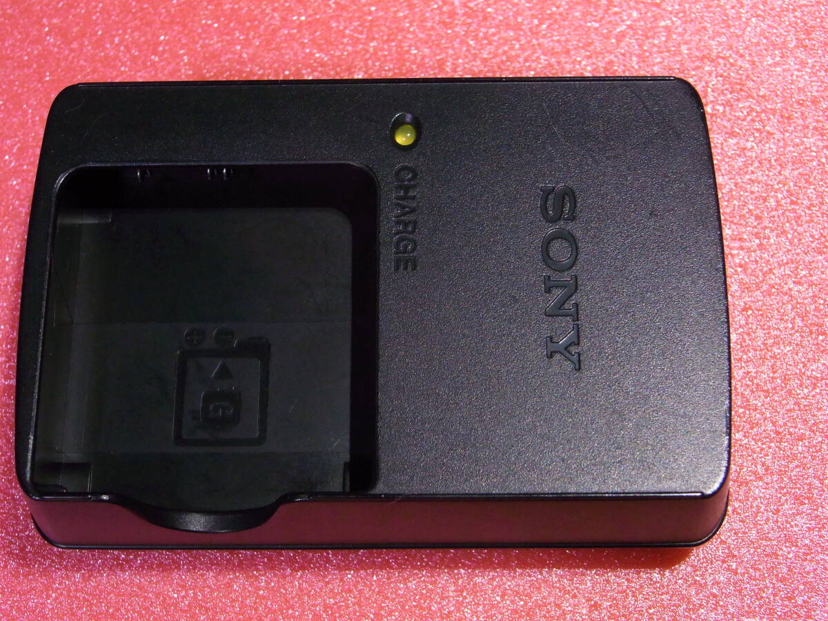 【美品】 SONY ソニー 【純正品】 バッテリー充電器 　BC-CSGE　(BC-CSG NP-FG1 NP-BG1用）　動作品　_画像3