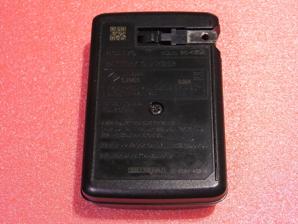 【美品】 SONY ソニー 【純正品】 バッテリー充電器 　BC-CSGE　(BC-CSG NP-FG1 NP-BG1用）　動作品　_画像2