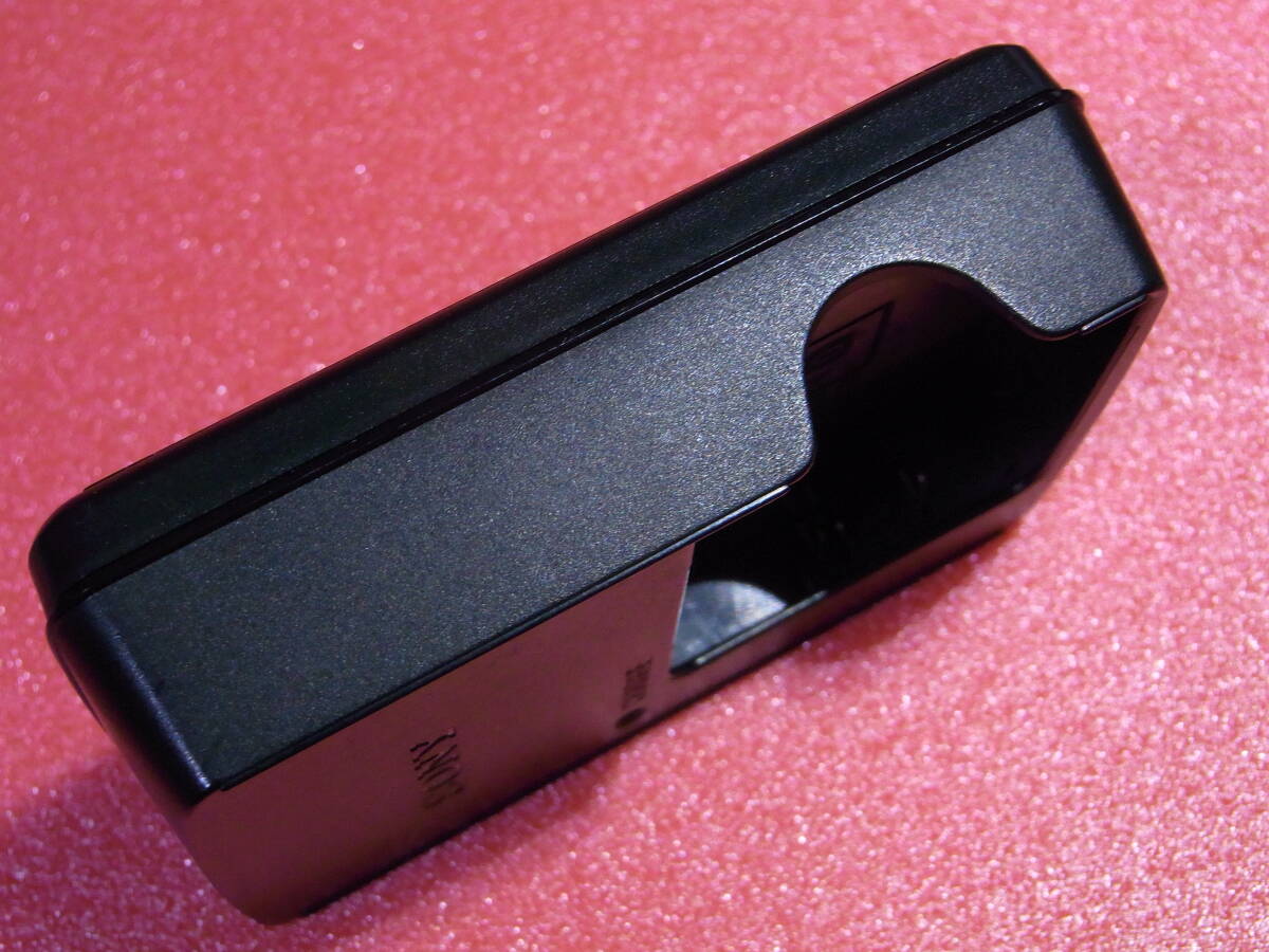 【美品】 SONY ソニー 【純正品】 バッテリー充電器 　BC-CSGE　(BC-CSG NP-FG1 NP-BG1用）　動作品　_画像4