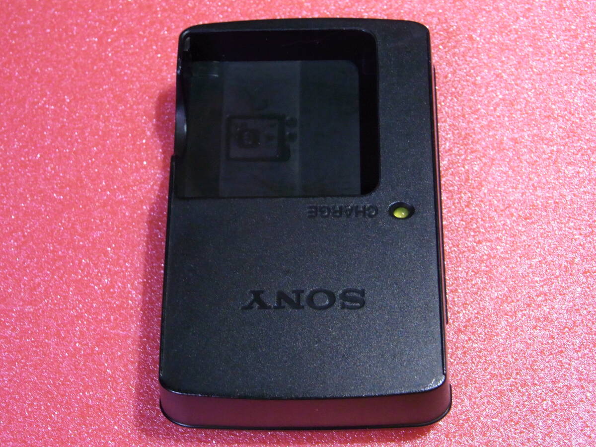 【美品】 SONY ソニー 【純正品】 バッテリー充電器 　BC-CSGE　(BC-CSG NP-FG1 NP-BG1用）　動作品　_画像9