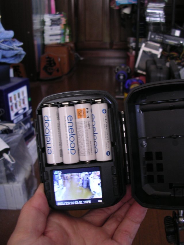 ■AT-1 Alter+ 乾電池センサーカメラ MOVE SHOT キャロットシステムズ 通電と画面表示確認 完全JUNK品_画像3